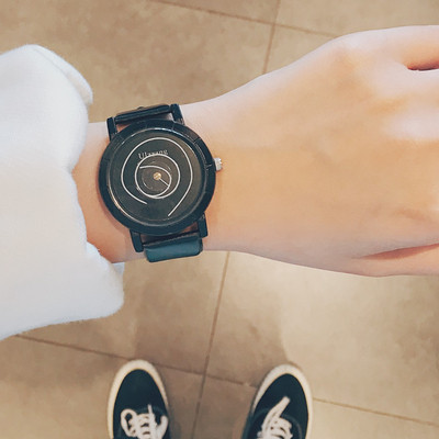 Modern férfi karóra három színben, bőr szíjjal