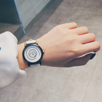 Modern férfi karóra három színben, bőr szíjjal