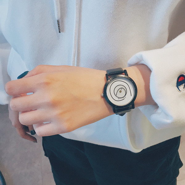 Modern férfi karóra három színben, bőr szíjjal