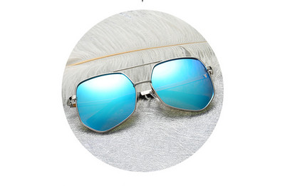 Stílusos férfi napszemüveg több színben