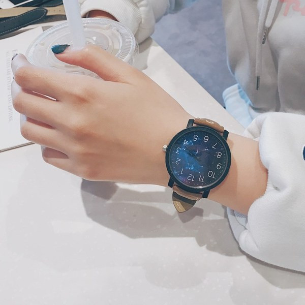 Ceas de bărbați modern cu element metalic și curea din piele-trei modele