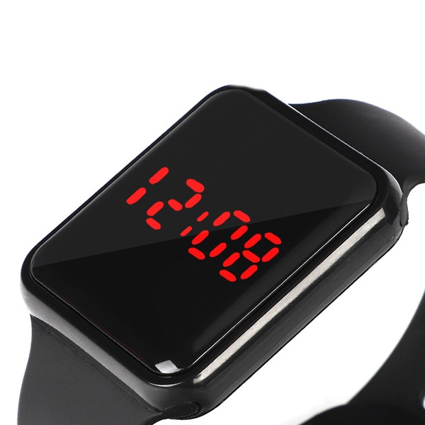 Elektronikus karóra három színben, férfiak és nők számára egyaránt