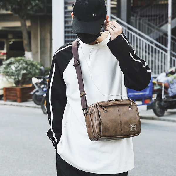 Öko bőrből készült modern férfi táska barna színben