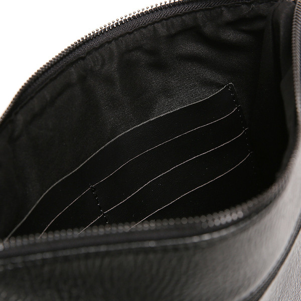 Elegáns férfi táska fekete színben emblémával