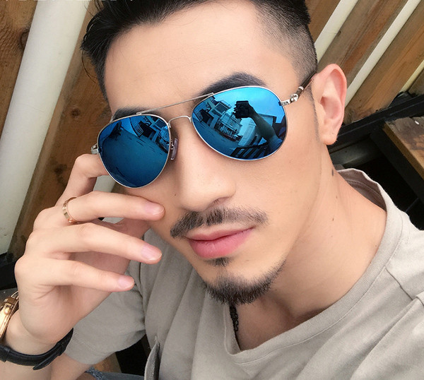 Ochelari moderni pentru barbati in mai multe culori