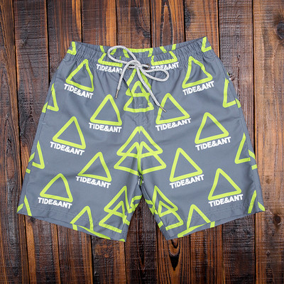 Modern férfi fürdőruha rátéttel több színben