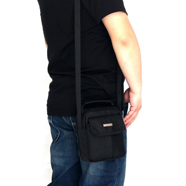 Férfi mindennapi táska emblémával - három színben