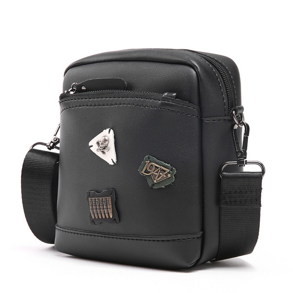 Geanta barbati din piele ecologica cu emblema si element metalic