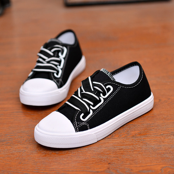 Tenisi dama alb, negru, rosu si bleumarin - doua modele