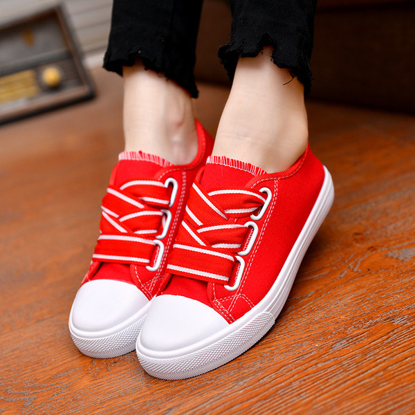 Tenisi dama alb, negru, rosu si bleumarin - doua modele