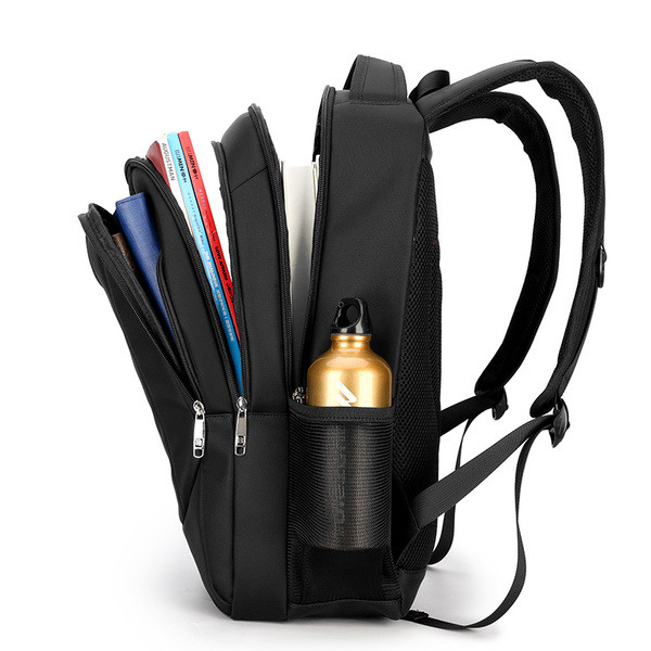 Rucsac modern pentru bărbați în negru în mai multe modele