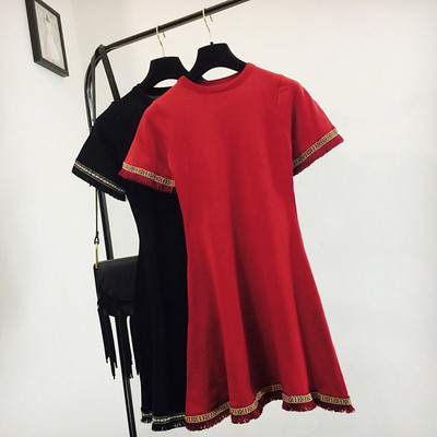 Modern női ruha rövid ujjú piros és fekete színben