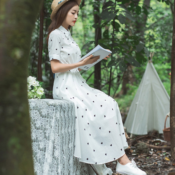 Hosszú, fehér női ruha