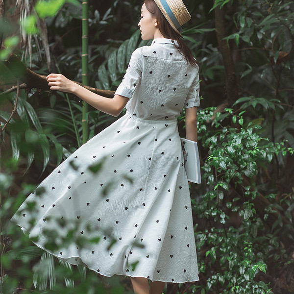 Hosszú, fehér női ruha