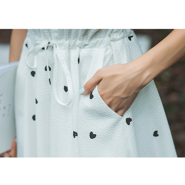 Hosszú, fehér női ruha