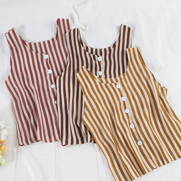 Napi női felső három színben gombokkal