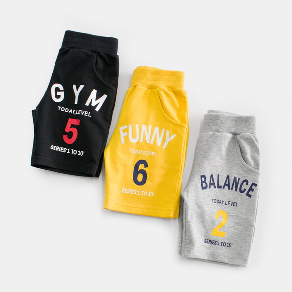 Pantaloni scurți pentru băieți în trei culori cu inscripții