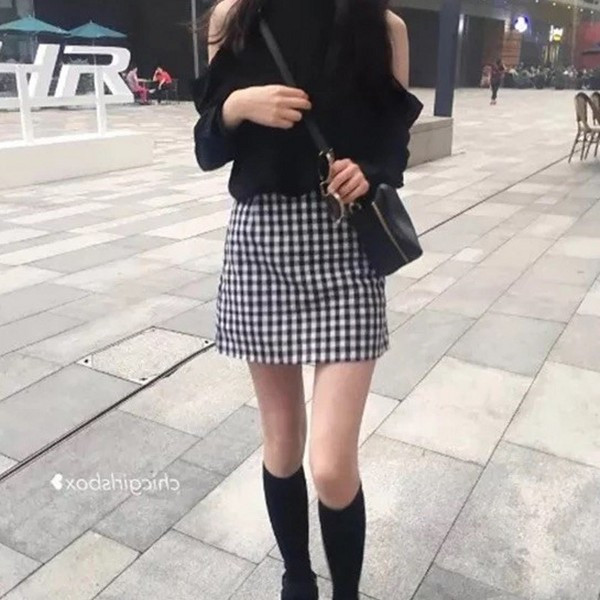 Fusta de dama moderna in carouri