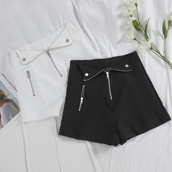 Pantaloni scurți eleganti de damă, cu fermoar, în alb-negru