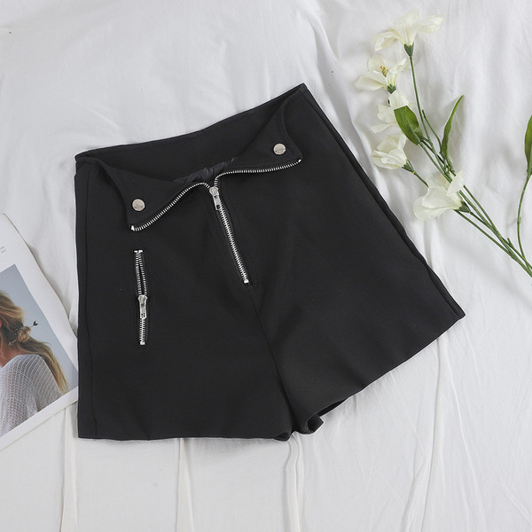 Pantaloni scurți eleganti de damă, cu fermoar, în alb-negru