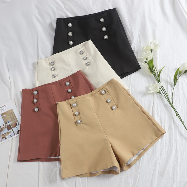 Pantaloni scurti moderni de dama cu perle si talie inalta