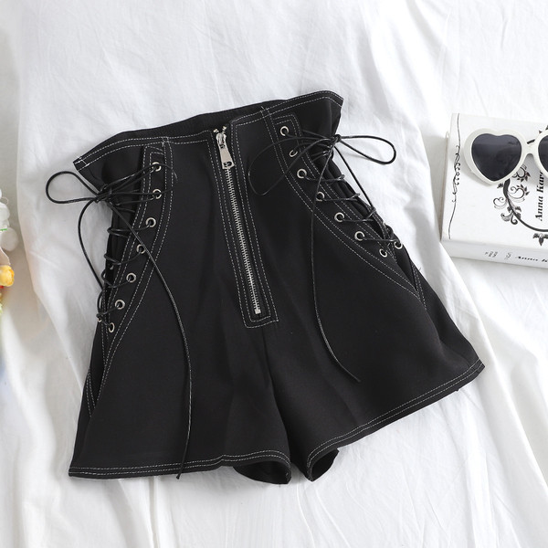 Pantaloni scurti moderni de dama cu fermoar si cravate in doua culori