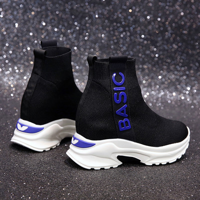 Női platformcipő több modellben felirattal