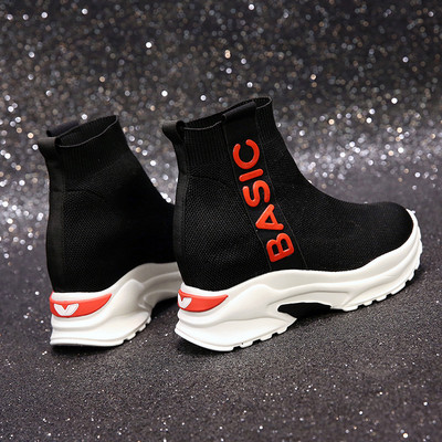 Női platformcipő több modellben felirattal