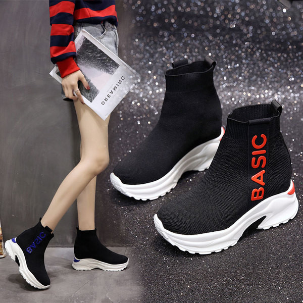 Női platformcipő több modellben felirattal