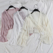 Stílusos női ing V-nyakkal és lótusz ujjakkal