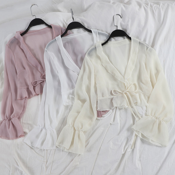 Stílusos női ing V-nyakkal és lótusz ujjakkal