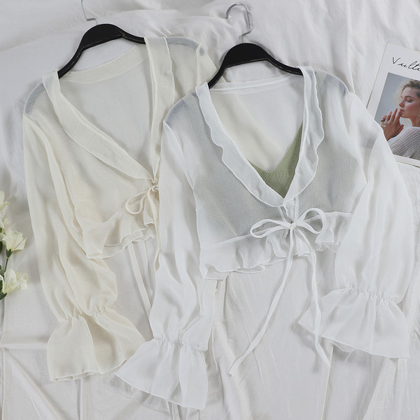 Stílusos női ing V-nyakkal és lótusz ujjakkal