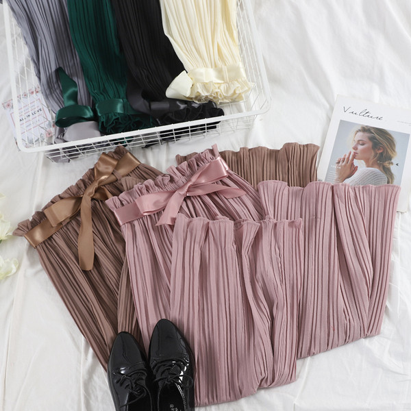 Modern női nadrág több színben szalaggal