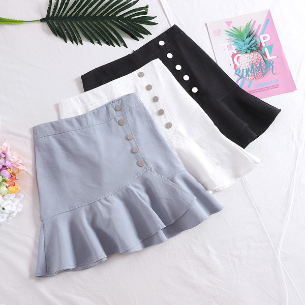 Fusta de dama moderna in trei culori cu nasturi