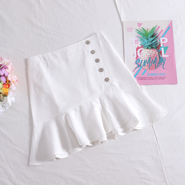 Fusta de dama moderna in trei culori cu nasturi