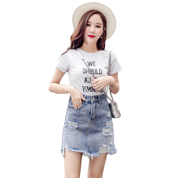 Fusta de dama din denim de culoare albastra cu elemente rupte