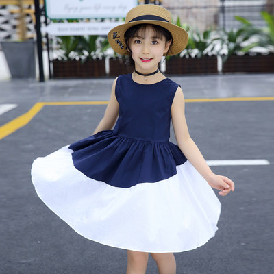 Stílusos gyerekruha kék és piros szalaggal