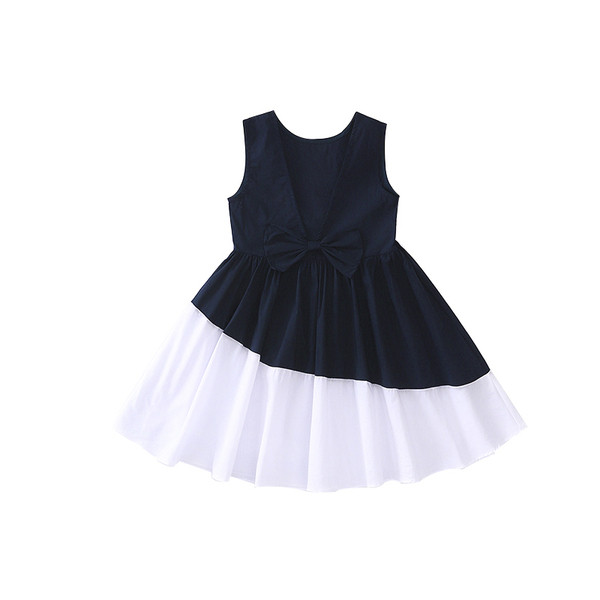 Stílusos gyerekruha kék és piros szalaggal