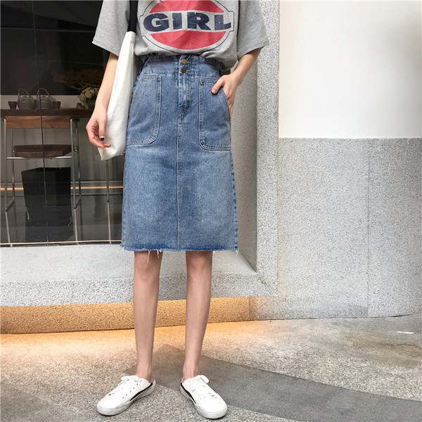 Fusta din blugi sport cu nasturi de culoare albastra