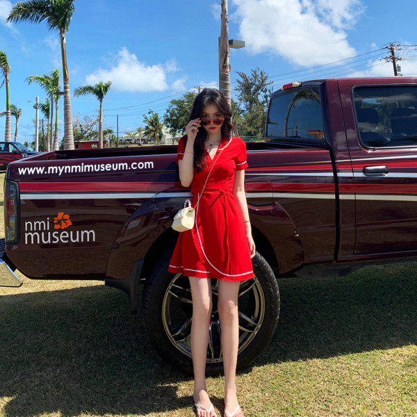 Rochie moderna de dama cu maneci scurte in rosu