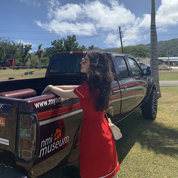 Rochie moderna de dama cu maneci scurte in rosu