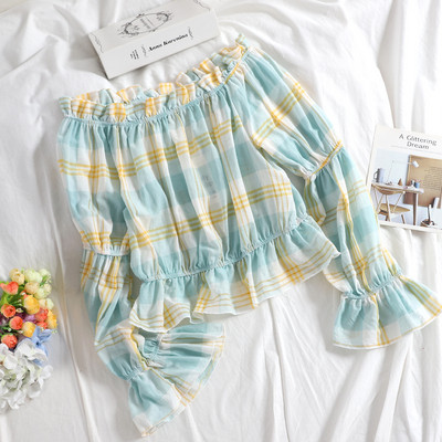 Modern női blúz hosszú ujjal és csónakos nyakkivágással, három színben