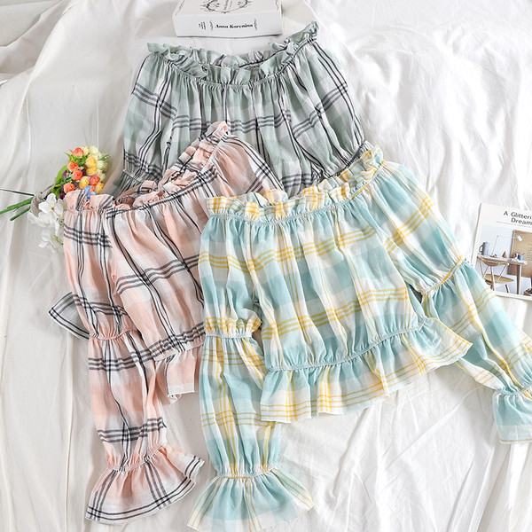 Modern női blúz hosszú ujjal és csónakos nyakkivágással, három színben