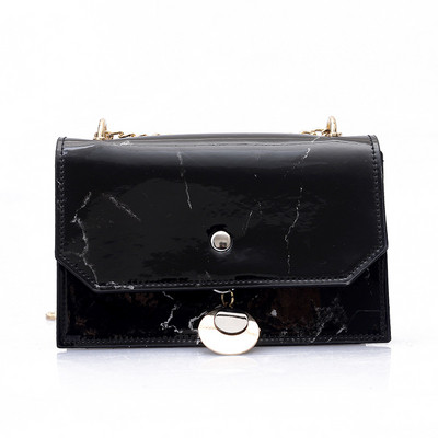 Geanta de dama eleganta din piele ecologica cu elemente metalice