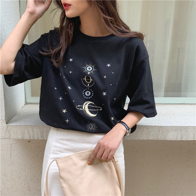 Aktuális női póló két színben hímzéssel