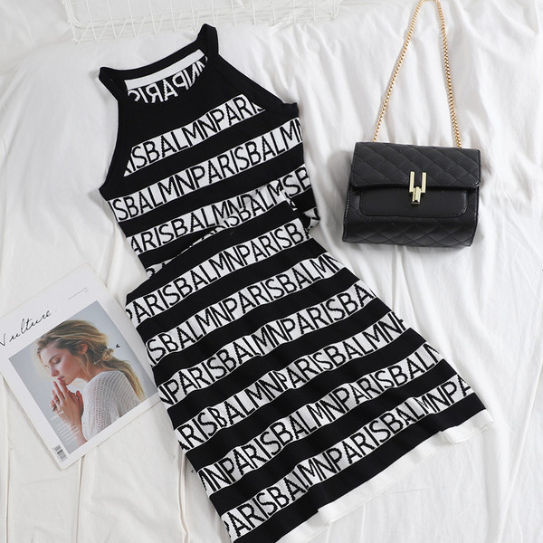 Rochie moderna de dama cu bretele subtiri in trei culori cu inscriptie