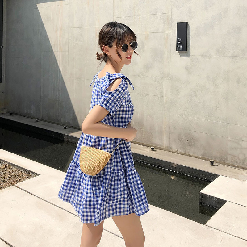 Rochie dama in carouri cu umerii taiati in doua culori