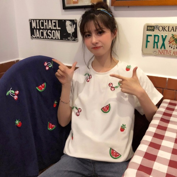 Tricou sport de damă cu broderie