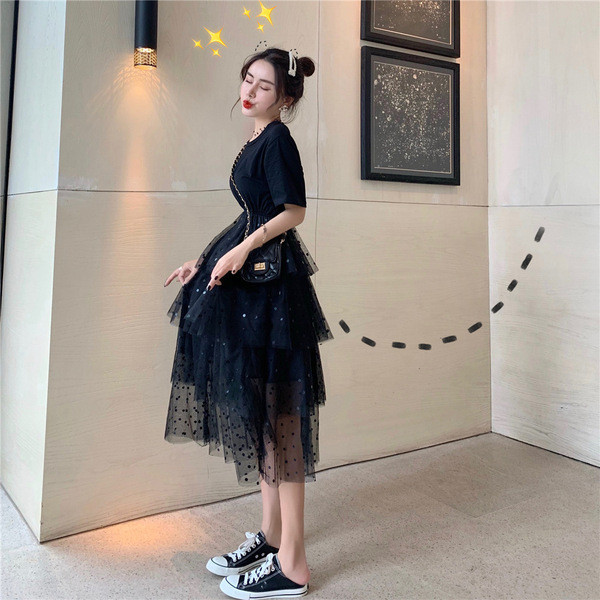 Modern női ruha tüll elemmel, két színben