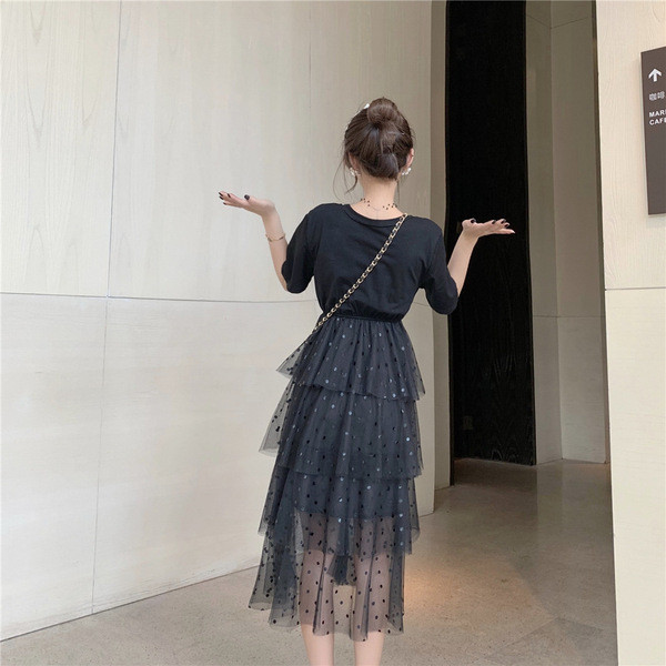 Modern női ruha tüll elemmel, két színben